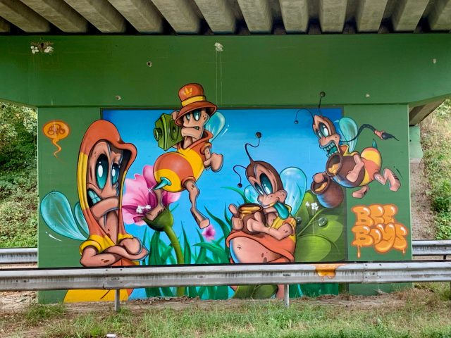 Street art Weert Hushoverbrug Bee Boys