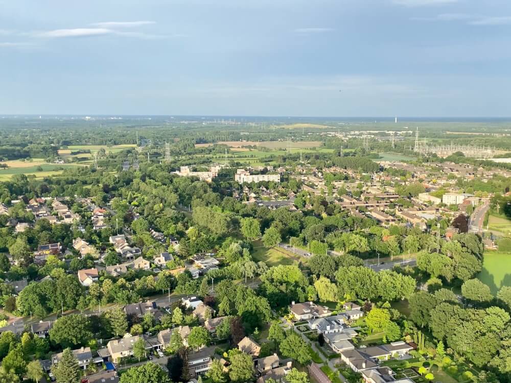 Uitzicht over Eindhoven vanuit een luchtballon