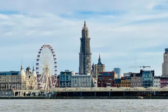 Skyline Antwerpen vanaf de Linkeroever