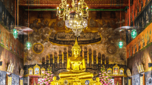 Gouden Boeddha in Wat Mahathat, Bangkok, Thailand.