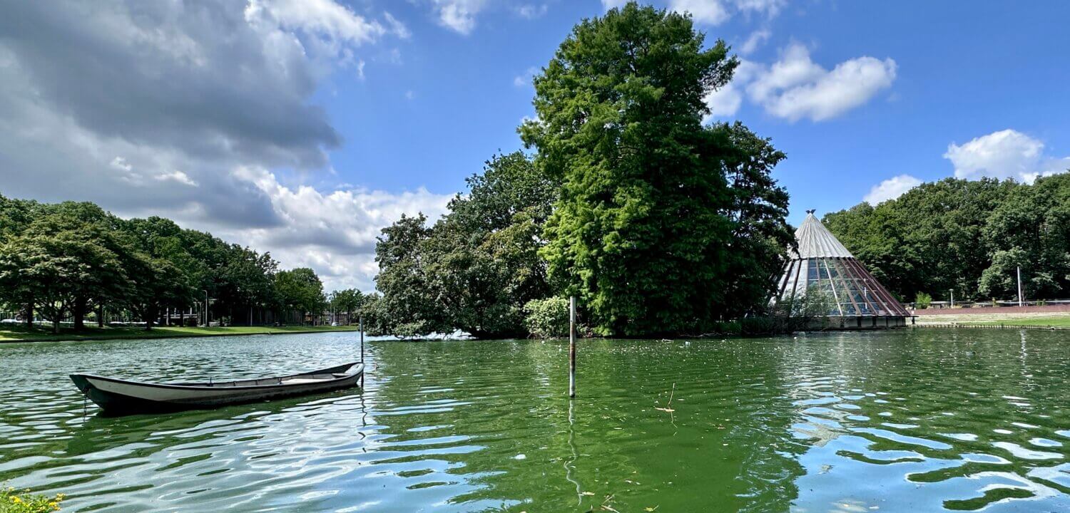 Een van de mooiste bezienswaardigheden in Helmond: stadswandelpark de Warande.