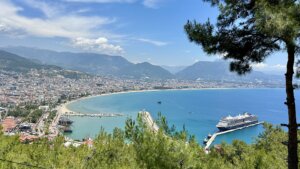 Maak een stadswandeling in Alanya tijdens je cruise dag of strandvakantie.